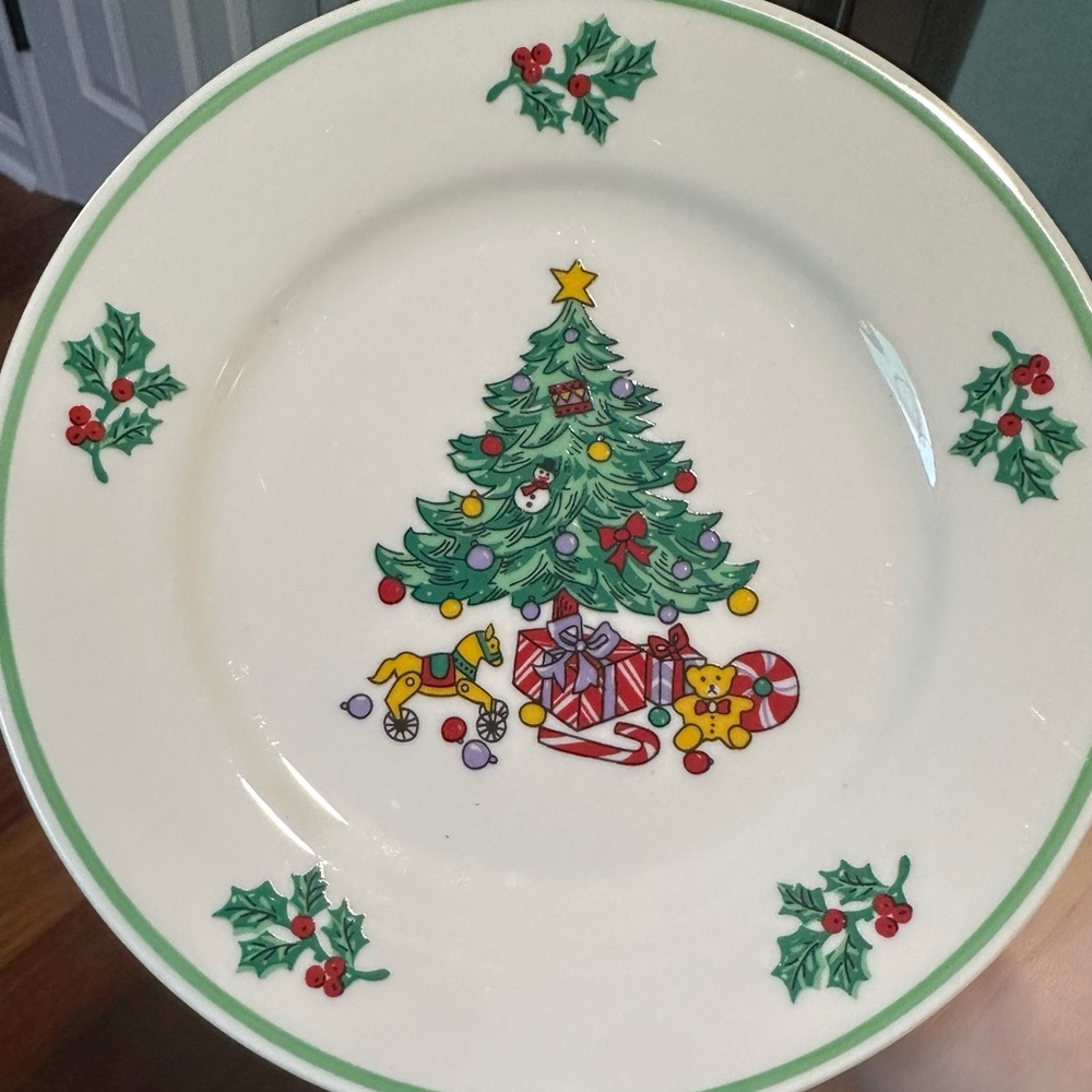 Gibson Holiday Christmas Tree Salad Plate
